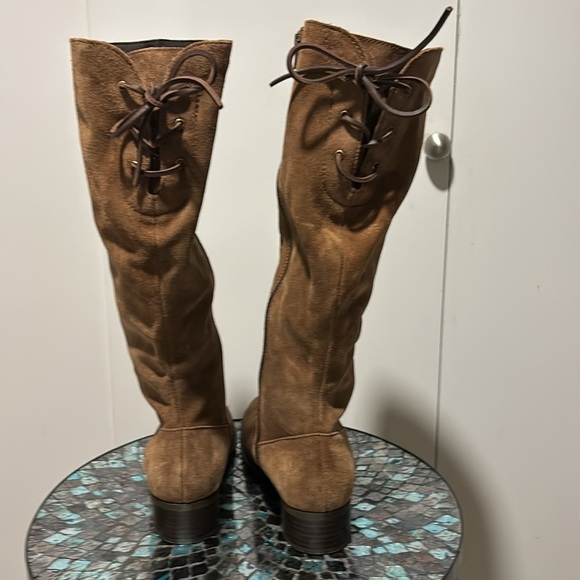 Boots - Picture 3 of 4